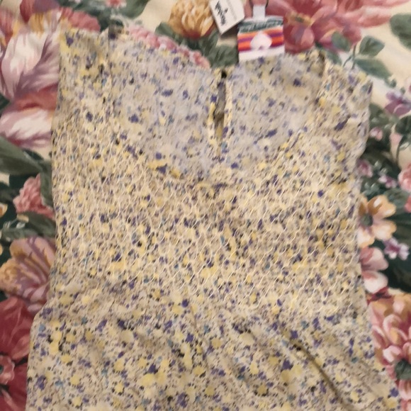 NWT woman’s M super soft top - Picture 9 of 10